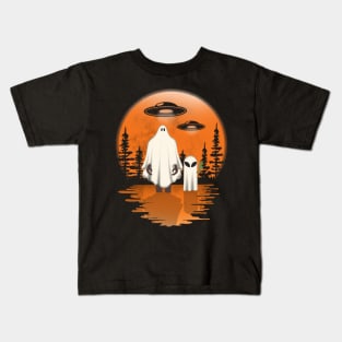 Alien And Bigfoot Ghost Halloween Moon Kids T-Shirt